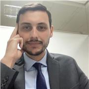 Profesor de materias de derecho para estudiantes de pregrado